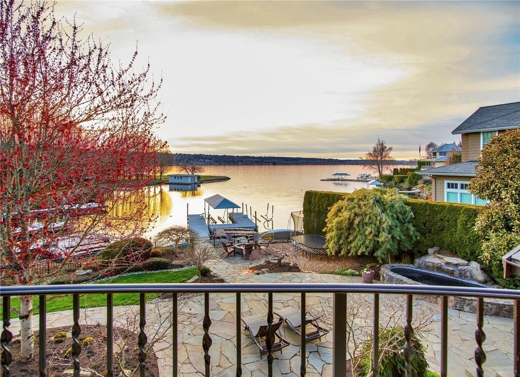 Unparalleled $8M Waterfront Home in Sammamish, WA - A Perfect Blend of Rugged Sophistication and Relaxing Lakefront Living