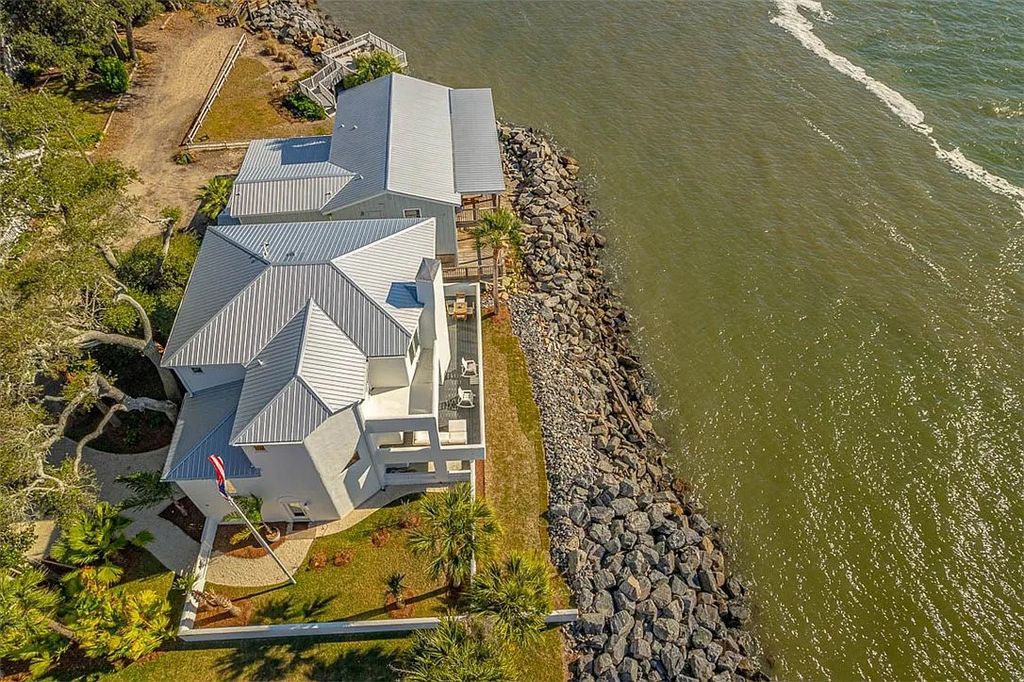 Unrivaled Oceanfront Living in Saint Simons Island, GA: Exquisite Multi-Level Home Priced at $3.2M