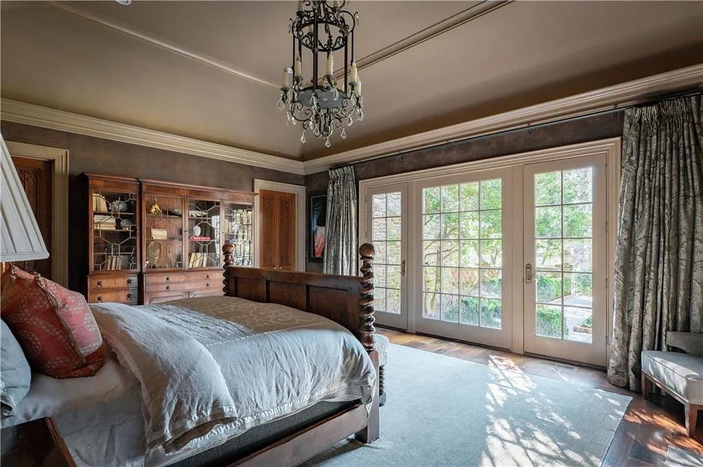 Woodland Hills Manor: A Perfect Fusion of Historic Craftsmanship and Cutting-Edge Automation in Atlanta, GA, Listed at $14.9M