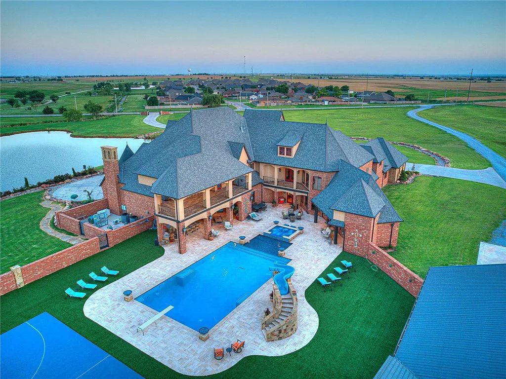 1110 W Will Rogers Drive Home in Kingfisher, Oklahoma. Discover the epitome of elegance and tranquility in this exceptional 30-acre estate located at 1110 W Will Rogers Drive. Situated in Kingfisher, Oklahoma, this remarkable property features a magnificent main house, two spacious barns, and a wealth of luxurious amenities.