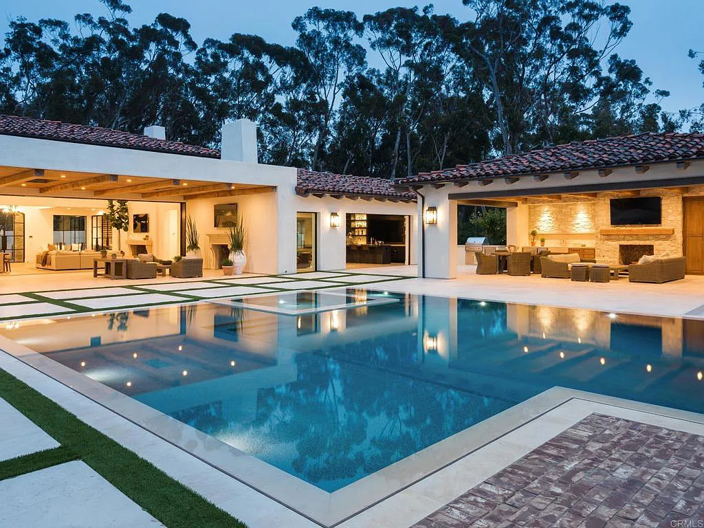 15250 Las Planideras Home in Rancho Santa Fe, California. Discover the extraordinary 15250 Las Planideras, a brand-new single-story custom home located on the desirable west side of Rancho Santa Fe. Built by the award-winning Herbst Construction and designed by Atelier A.Tesselaar, this exceptional property sits on nearly three acres of flat usable land.
