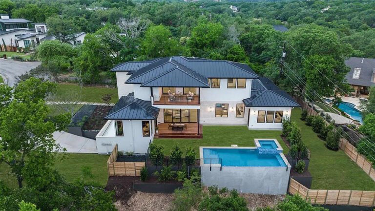 Stunning $5,995,000 Luxury 5-Bedroom Home in Austin with Panoramic Downtown Austin Views in Westlake Hills