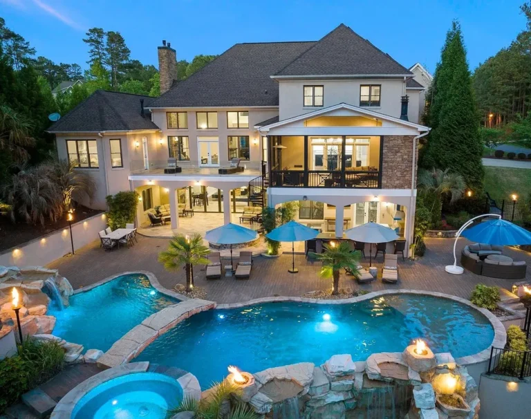 Luxurious Staycation Home with Elegant Updates and Resort-Style Amenities in North Carolina Asks for $3,300,000