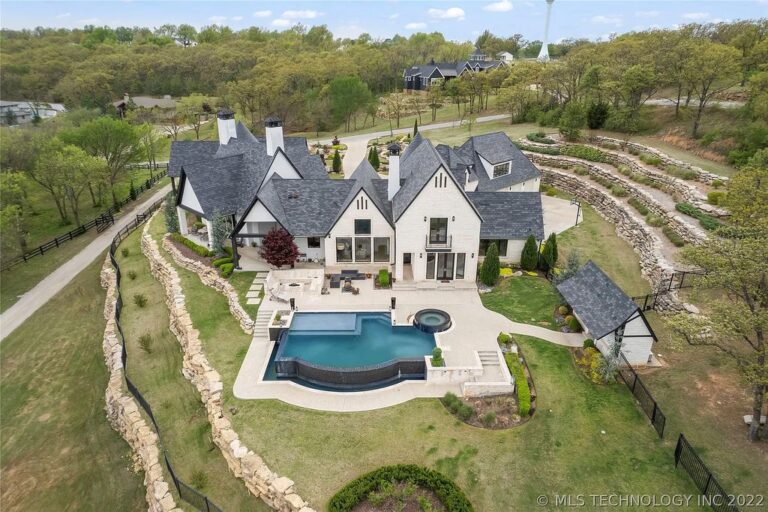 Stunning 3.5 Acre Estate with Quartzite Countertops and Infinity Pool in Oklahoma is Selling for $3.25 Million