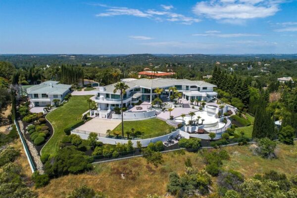 Palatial Estate with Breathtaking Views of Folsom Lake in Granite Bay ...