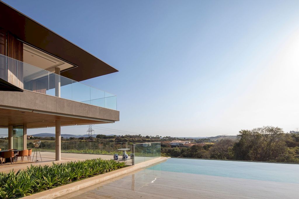 AP House in Brazil, a Fluid Dialogue with Nature by Patricia Bergantin