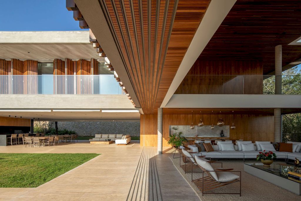 AP House in Brazil, a Fluid Dialogue with Nature by Patricia Bergantin