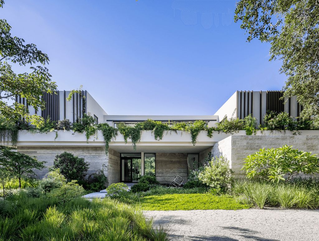 Angel Oaks Residence, Seamless In-outdoor Living by Strang Architecture