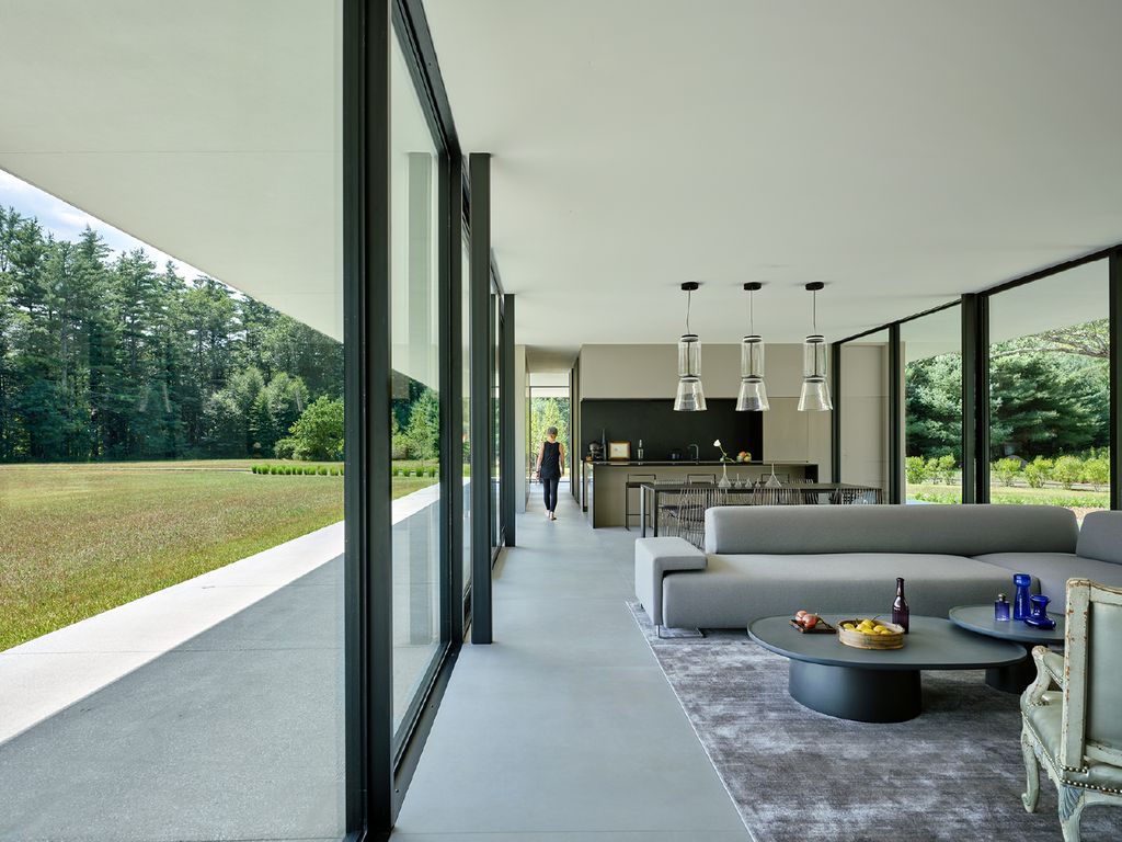 Casa Annunziata, a Glass House Blend in with Nature by Specht Architects