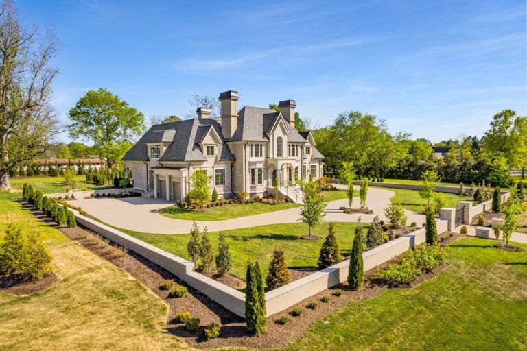Exceptional Gated Compound in Brentwood, TN: Tranquil Privacy, Stunning  Design, and State-of-the-Art Technology for Chic Entertaining – Asking  $6.599M