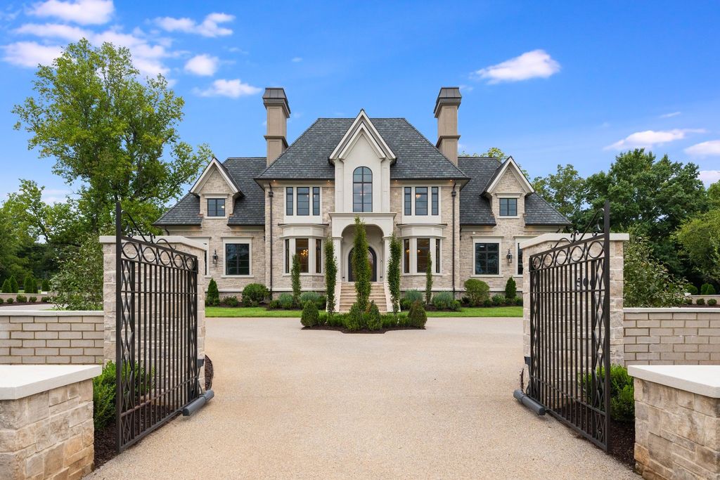 Exceptional Gated Compound in Brentwood, TN: Tranquil Privacy, Stunning  Design, and State-of-the-Art Technology for Chic Entertaining - Asking  $6.599M