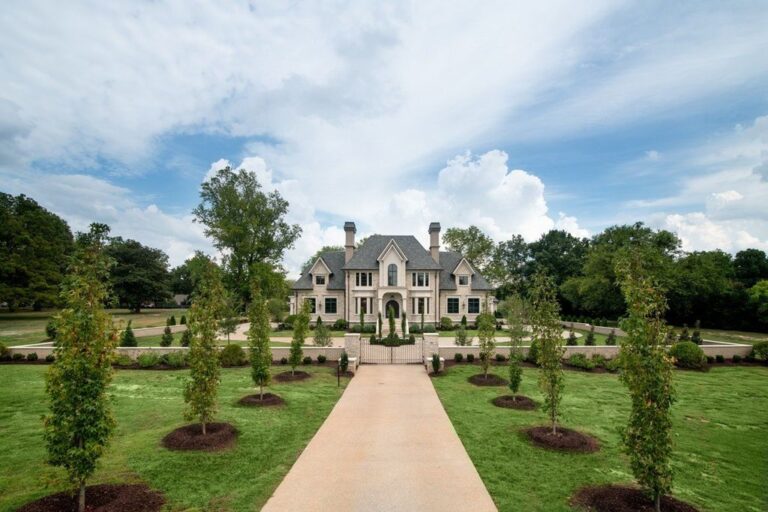 Exceptional Gated Compound in Brentwood, TN: Tranquil Privacy, Stunning ...