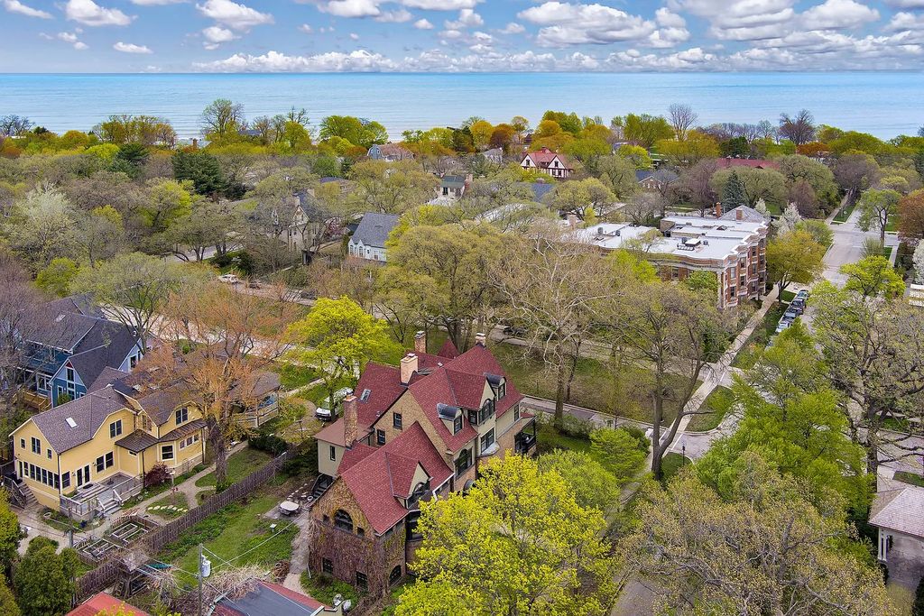 Exquisite Evanston Property for Sale: Combining Timeless Queen Anne Style with Contemporary Arts and Crafts Design for $2.15M