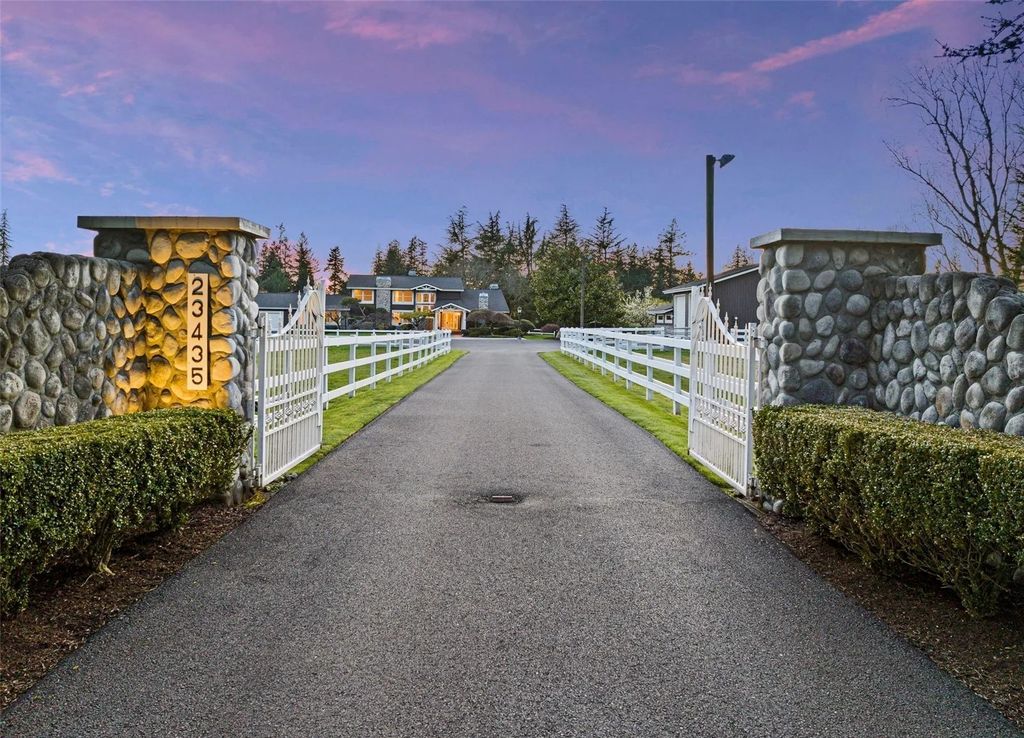Exquisite Lakefront Equestrian Property in Kent, WA - Ultimate Luxury Living at $2.65M