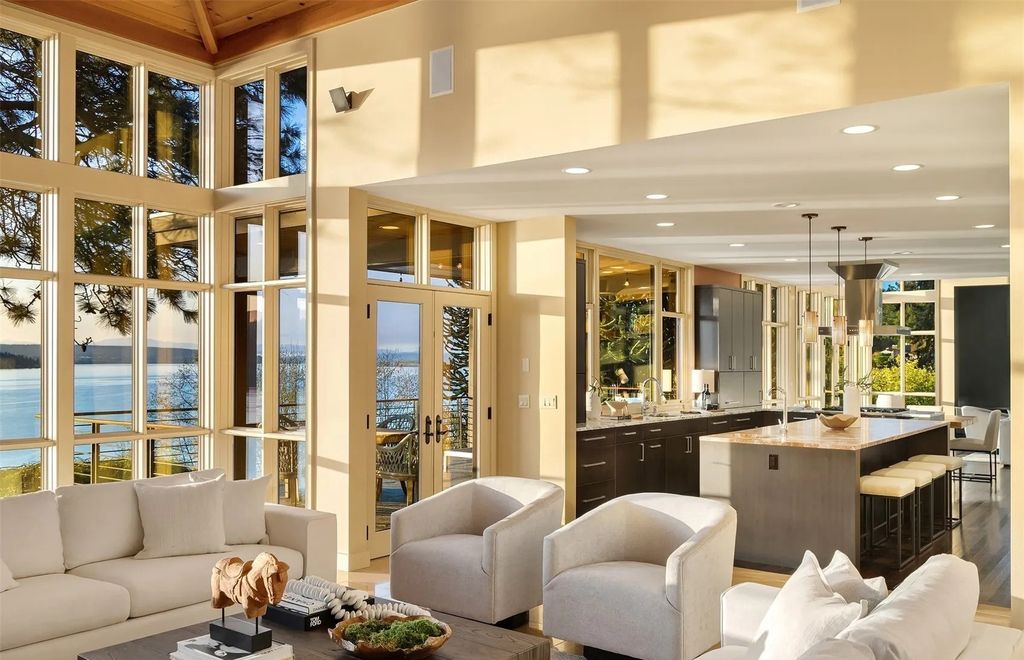 Extraordinary Design and Lake Washington Views: Seattle, WA Home Listed at $3.499M