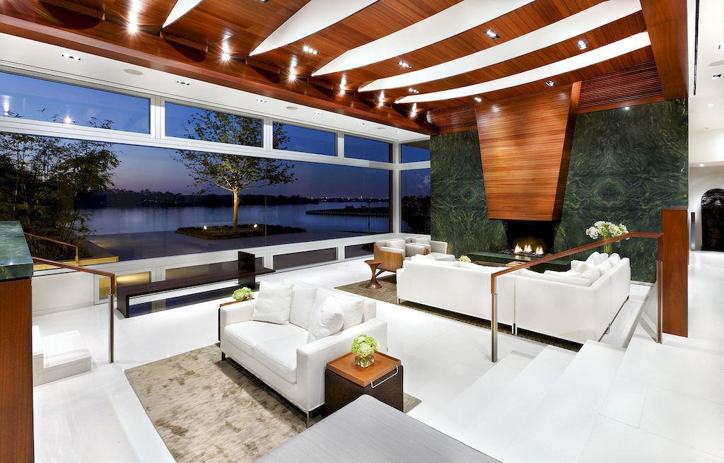 Lakeshore Residence Blends Indian Influences by Miró Rivera Architects