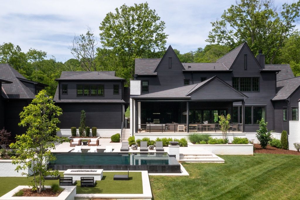 Luxurious Estate in College Grove, TN: A Magnificent Residence Crafted for Unmatched Opulence and Comfort, Listed at $8M