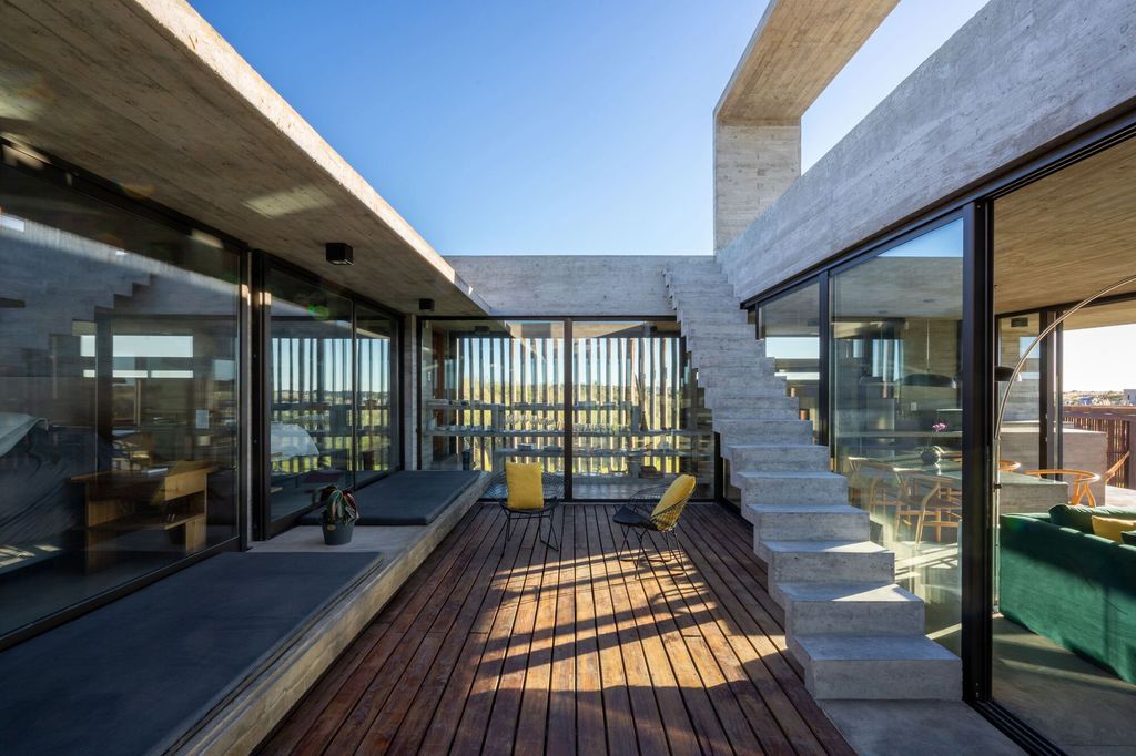 Médanos House in Argentina by Besonias Almeida Arquitectos