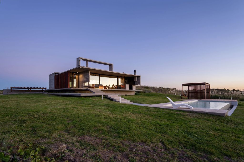 Médanos House in Argentina by Besonias Almeida Arquitectos