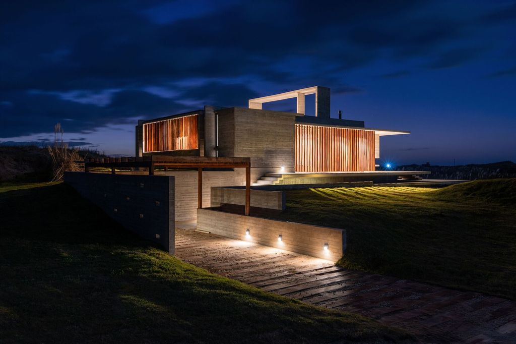 Médanos House in Argentina by Besonias Almeida Arquitectos