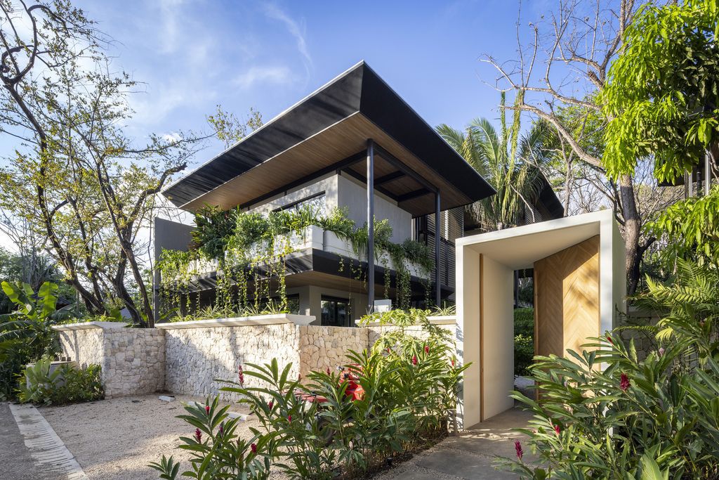 Quin Surf Residence, Gracefully Intertwine with Nature by Studio Saxe