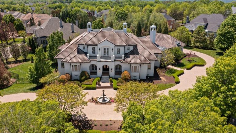 Spectacular Custom-Built Modern Mediterranean Residence on Picturesque Acre Lot in Brentwood, TN – Listed at $4.295M