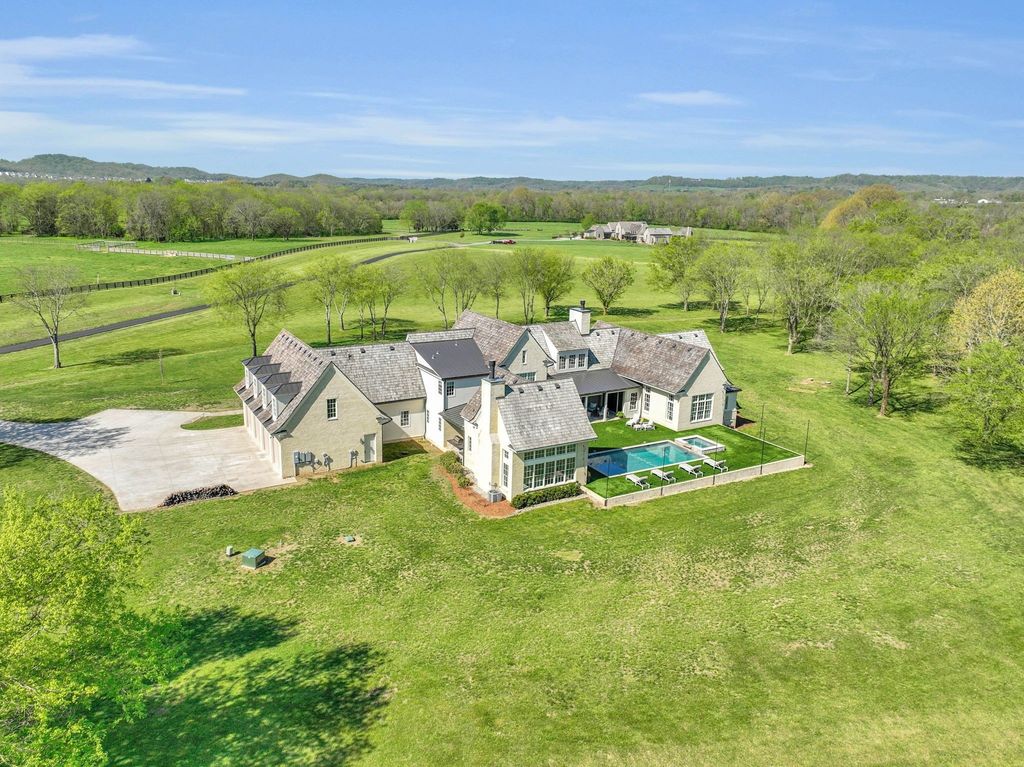 Unparalleled Beauty and Tranquility: Extraordinary Custom Home in Franklin, TN with Unbelievable Sunsets, Offered at $9.5M