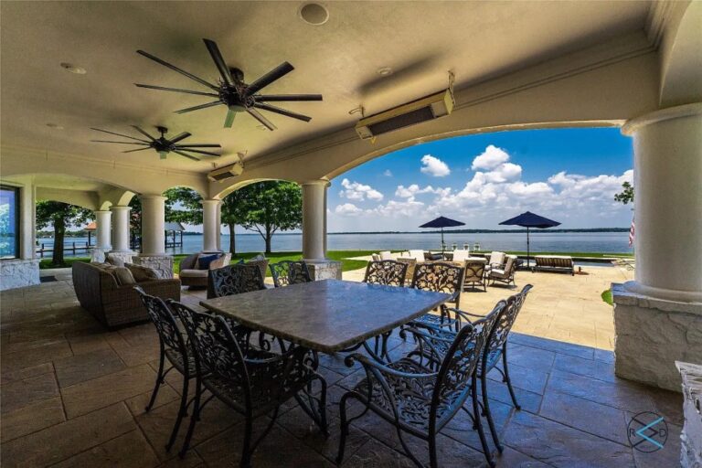 A Waterfront Masterpiece Captivating Home in Trinidad on Secluded