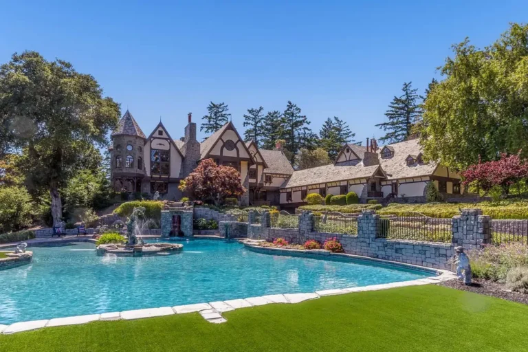 Extraordinary 18-Acre Peninsula Estate: A Multifaceted Haven for Horses, Car Collectors, and Grand Events in Woodside for $14,995,000
