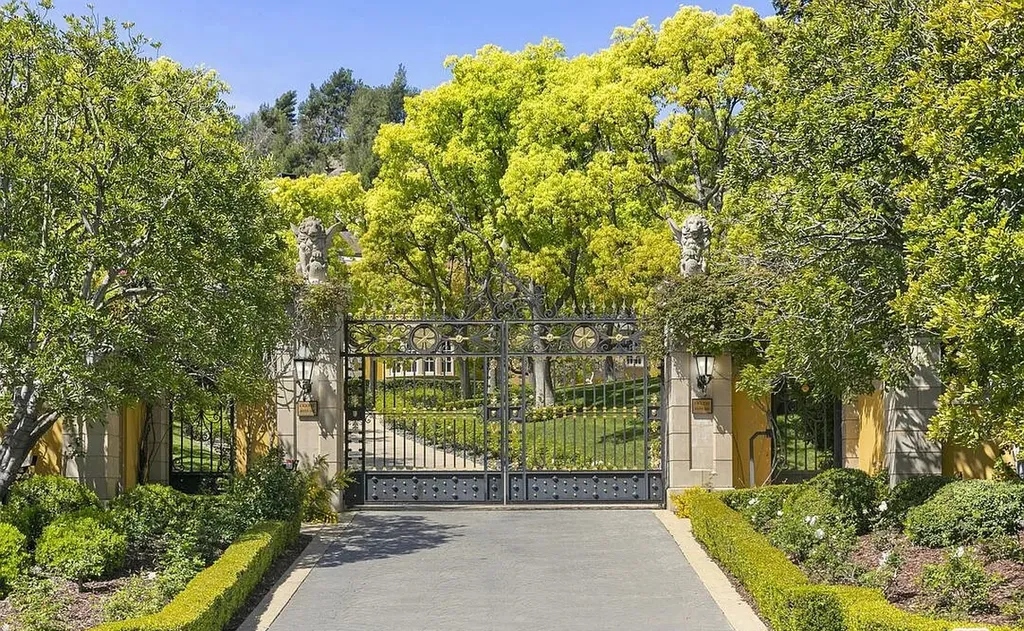 23 Beverly Park Terrace Home in Beverly Hills, California. Step into an enchanting and private world where the allure of an English Country Estate intertwines the pedigree of famed architect Richard Landry with the timeless sophistication of European grandeur. As featured in Architectural Digest, this remarkable estate stands as a testament to refined elegance and enduring style, situated on over 3 acres of manicured grounds in one of the world's most prestigious guard gated enclaves, North Beverly Park. 
