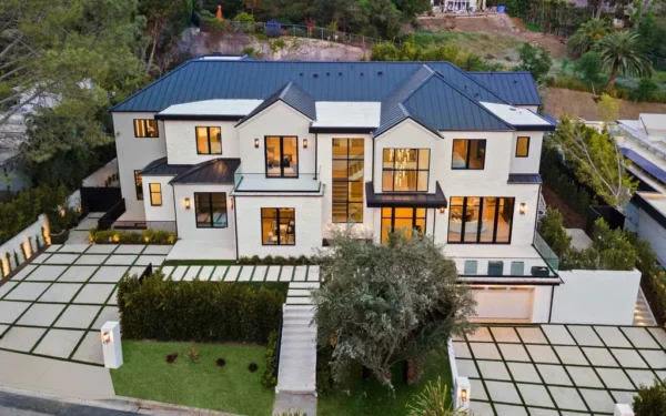 Exquisite Luxury Estate in Brentwood Offers Unparalleled Sophistication and Comfort Asking for $16,975,00