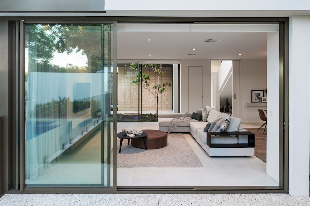 Barnard House, energy efficient and adaptable by Daniel Lomma Design