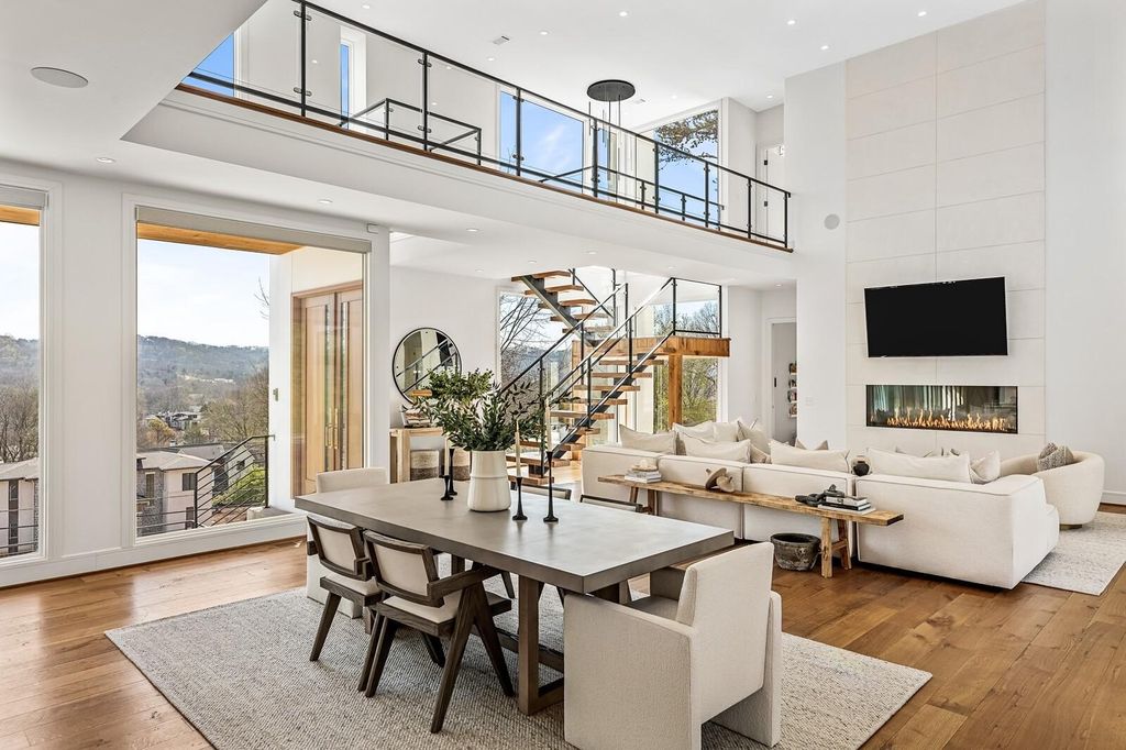 Captivating Modern Hillside Residence with Panoramic Views and Cutting-Edge Automation in Nashville, TN Listed at $6 Million