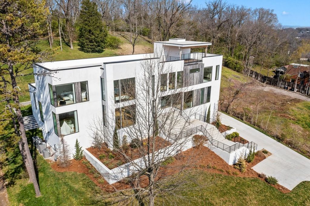 Captivating Modern Hillside Residence with Panoramic Views and Cutting-Edge Automation in Nashville, TN Listed at $6 Million