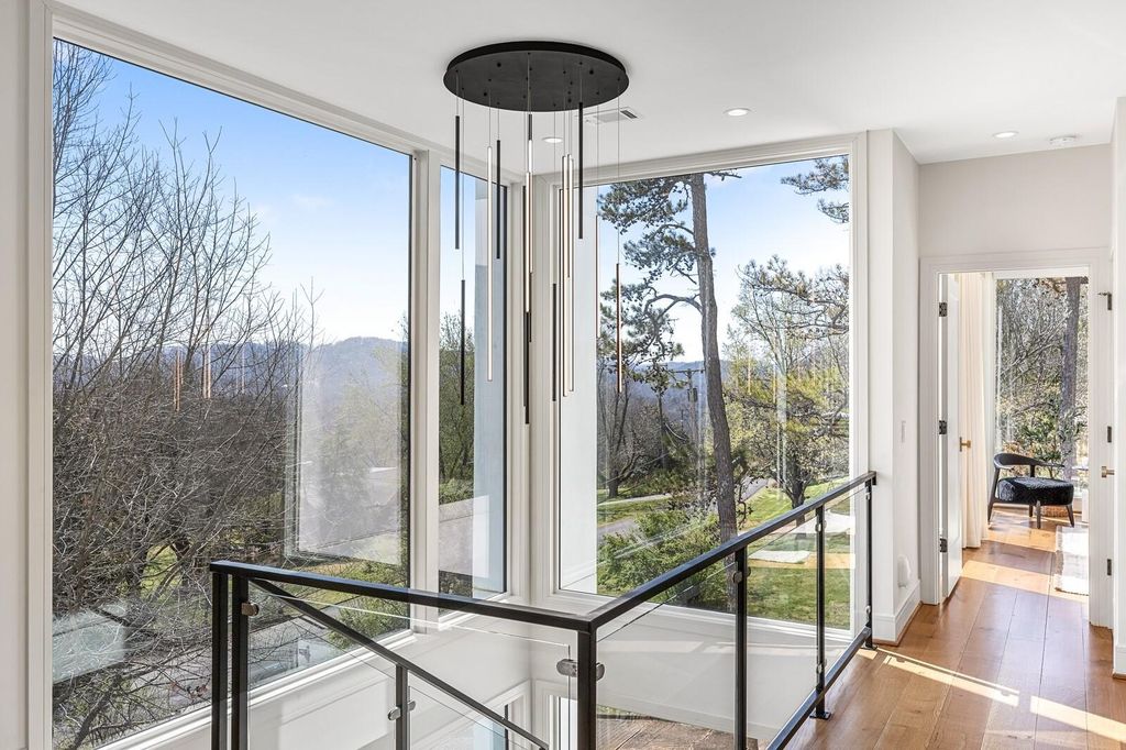 Captivating Modern Hillside Residence with Panoramic Views and Cutting-Edge Automation in Nashville, TN Listed at $6 Million