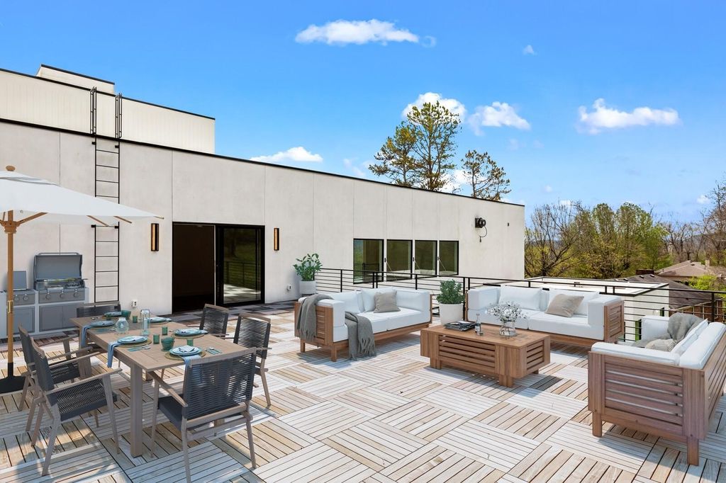 Captivating Modern Hillside Residence with Panoramic Views and Cutting-Edge Automation in Nashville, TN Listed at $6 Million