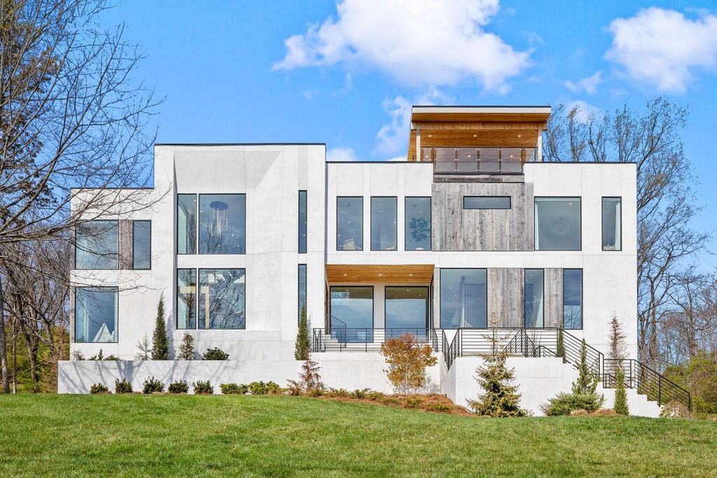 Captivating Modern Hillside Residence with Panoramic Views and Cutting-Edge Automation in Nashville, TN Listed at $6 Million