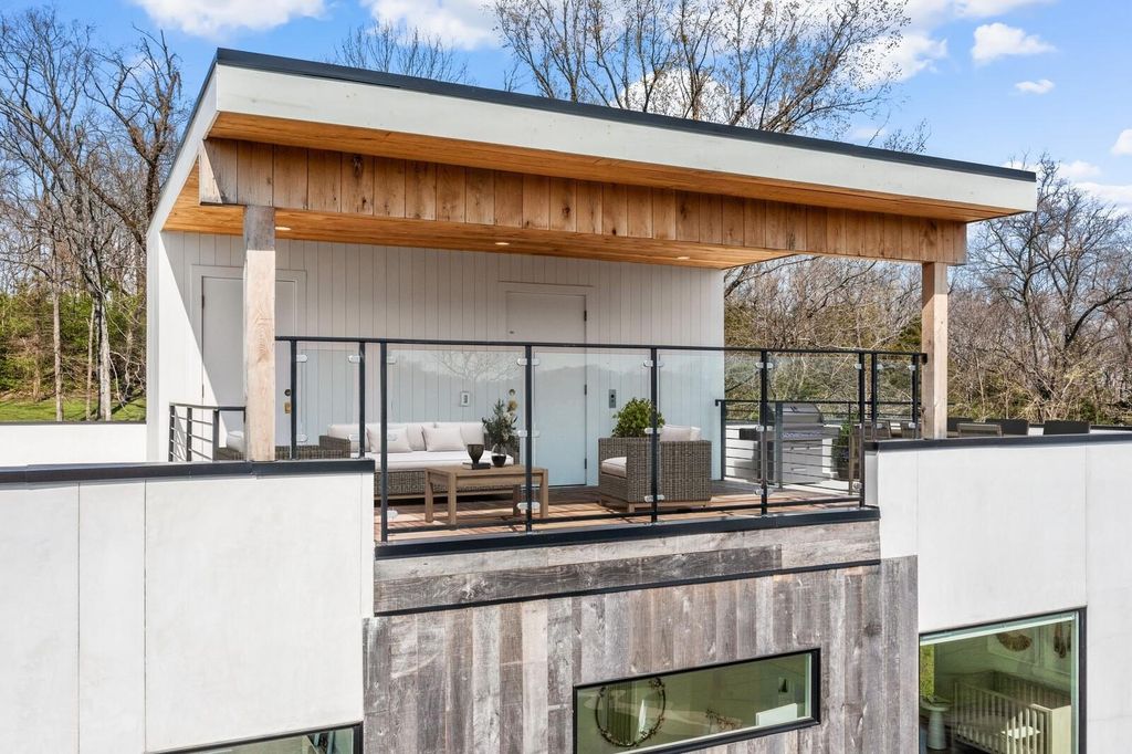 Captivating Modern Hillside Residence with Panoramic Views and Cutting-Edge Automation in Nashville, TN Listed at $6 Million