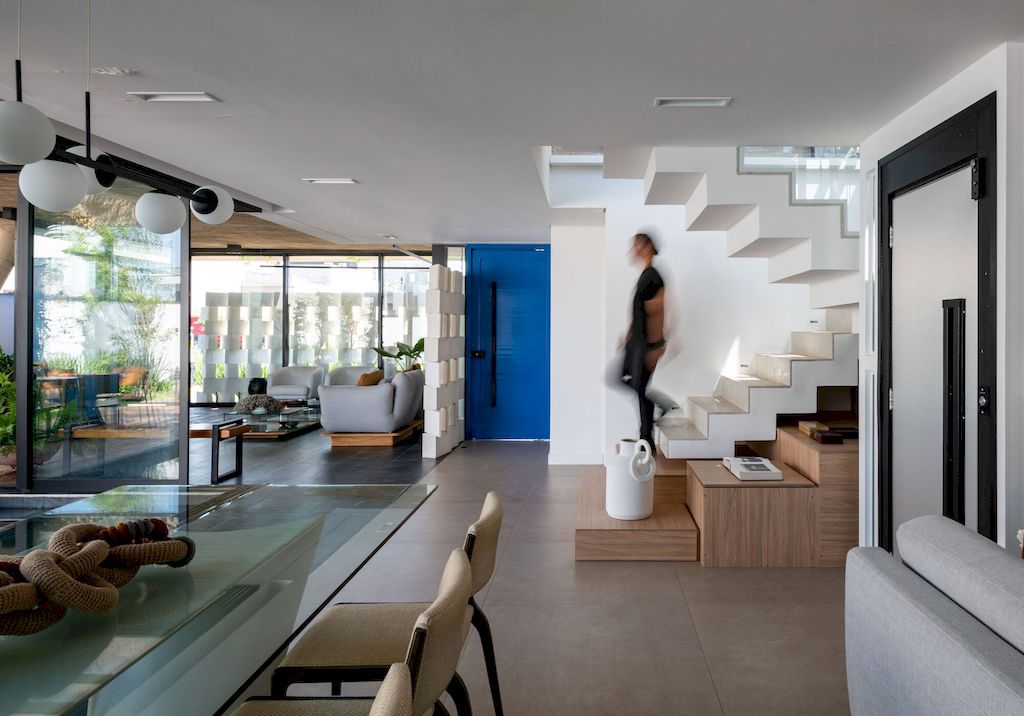 House RZR, Seamless Social Spaces Integration by GRBX ARQUITETOS