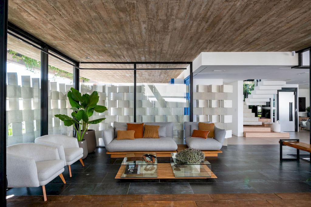 House RZR, Seamless Social Spaces Integration by GRBX ARQUITETOS