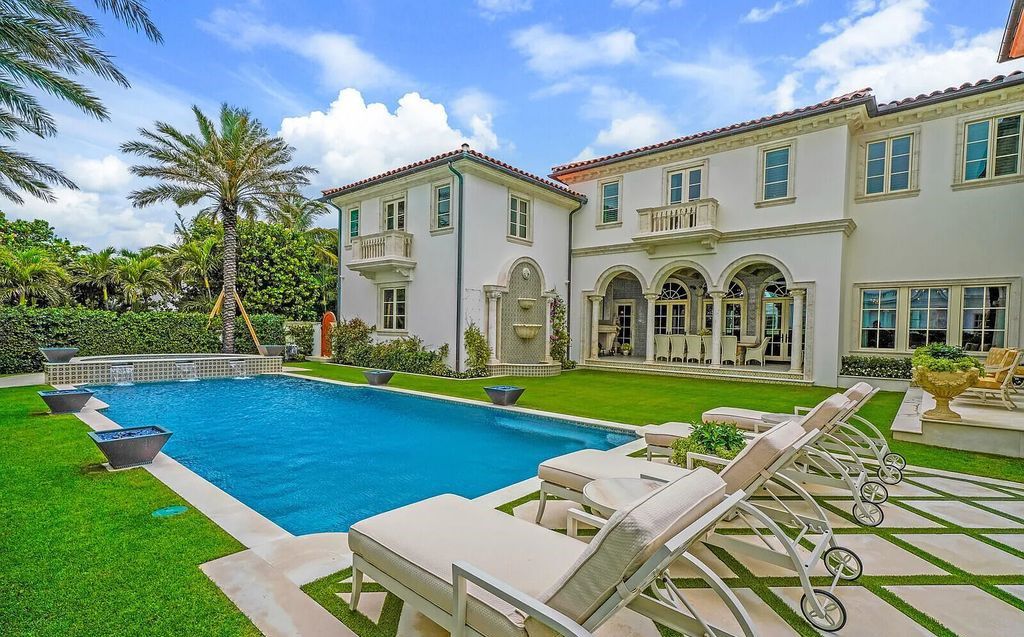 Discover a stunning Mediterranean oceanfront villa at 1620 S Ocean Boulevard, Palm Beach, Florida. This 5-bedrooms, 6-bathrooms residence spans 8,723 square feet and was built in 2006.