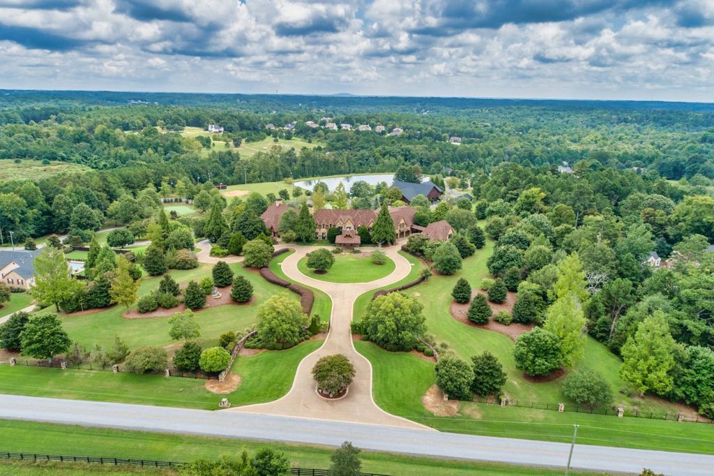 Kent Rock Manor: An Exquisite Venue for Grand Gatherings and Elegant Entertainment in Loganville, GA - Listed at $4.9M