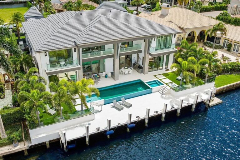 Luxurious Waterfront Estate in Boca Raton’s Royal Palm Yacht & Country Club