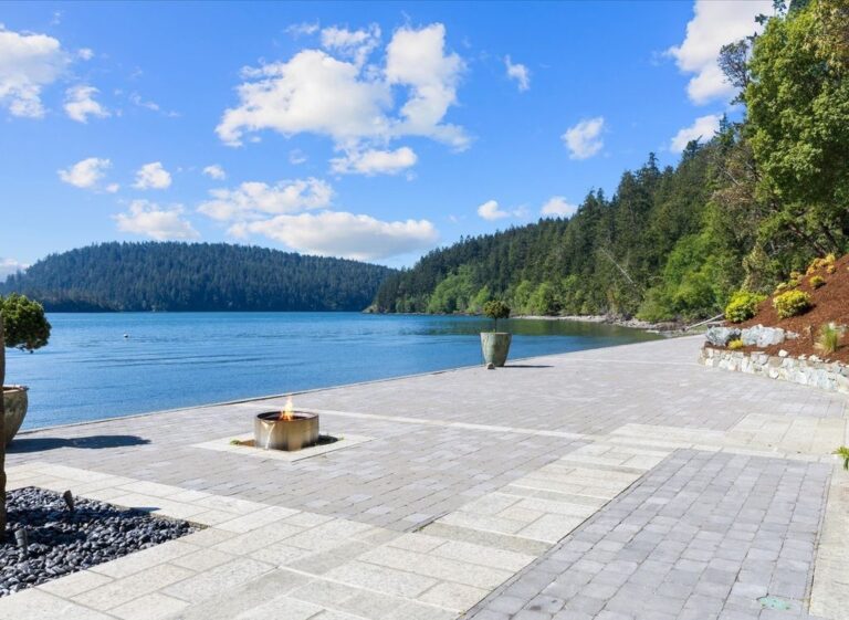 Magnificent Anacortes, WA Waterfront Estate Private Beach