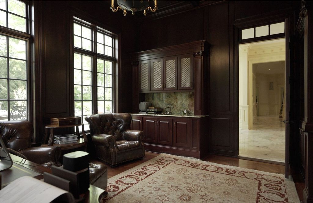 Majestic Colonial Estate Perfect for Elegant Entertainment in Great Neck, New York 17 Majestic Colonial Estate Perfect for Elegant Entertainment in Great Neck, NY Listed at $6.988 Million