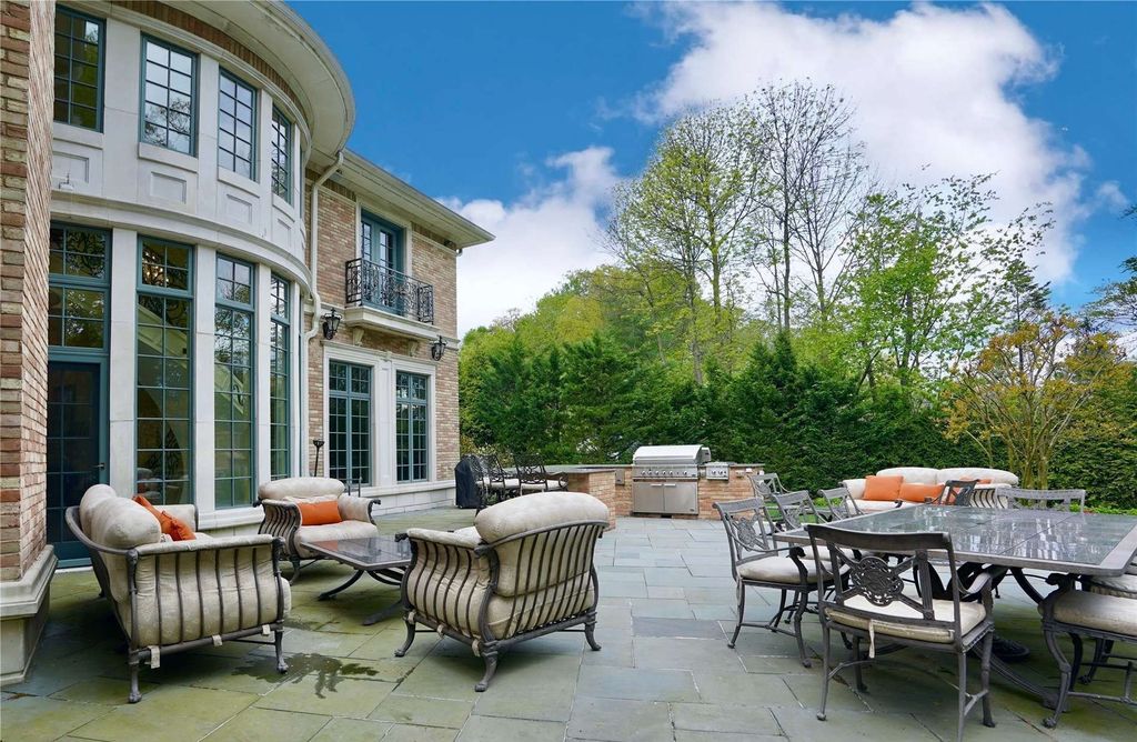 Majestic Colonial Estate Perfect for Elegant Entertainment in Great Neck, NY Listed at $6.988 Million