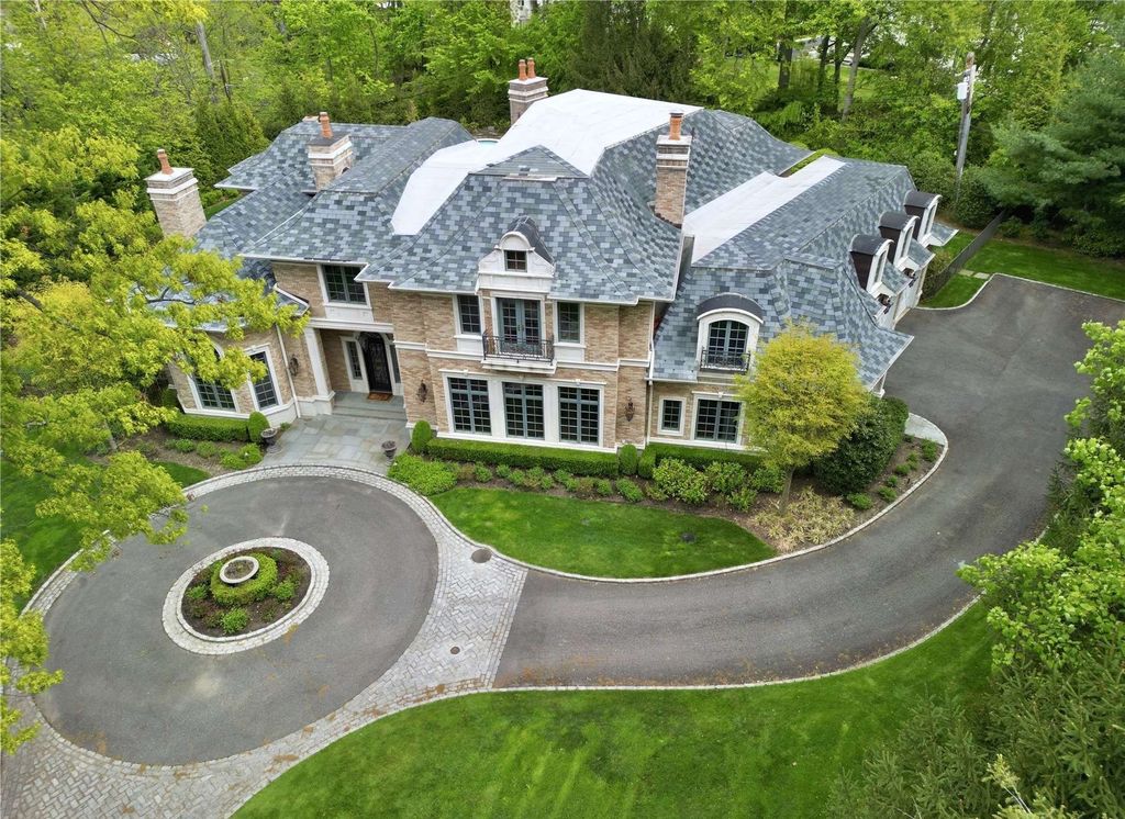 Majestic Colonial Estate Perfect for Elegant Entertainment in Great Neck, NY Listed at $6.988 Million