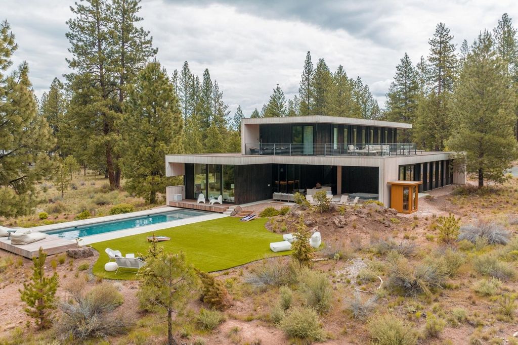 Modern Marvel in Oregon: An Exquisite Property with Incredible Attention to Detail Listed at $4.35M