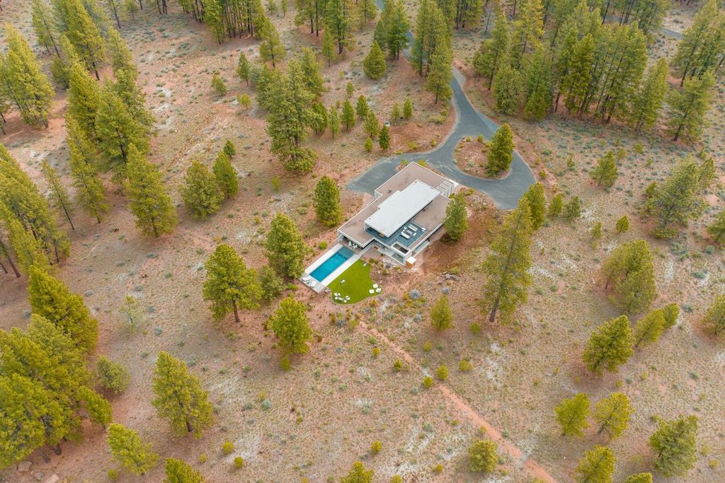 Modern Marvel in Oregon: An Exquisite Property with Incredible Attention to Detail Listed at $4.35M