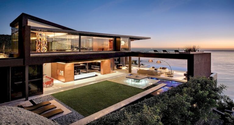 Nettleton 198 House with modern design & luxurious finishes by SAOTA